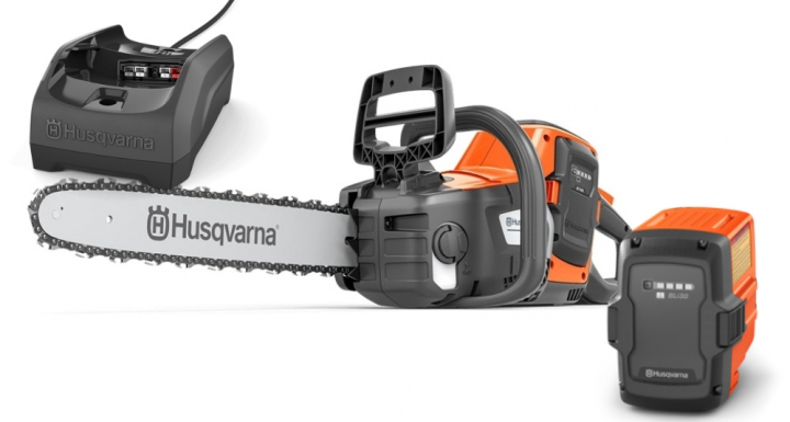 Husqvarna 240i inkl Bli30 & C80 i gruppen Husqvarna Skog och Trädgårdsprodukter / Husqvarna Motorsågar / Batterimotorsågar hos GPLSHOP (9706011-07)