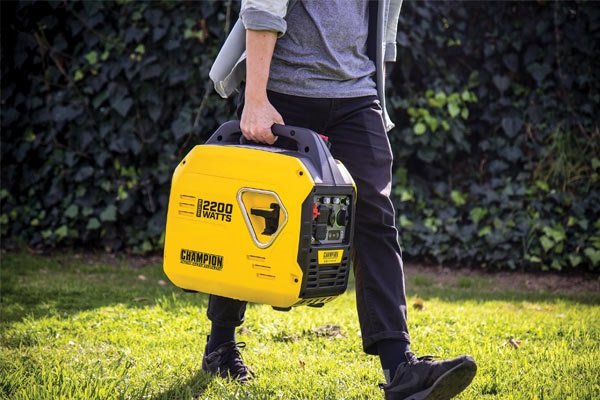 Champion 'The Mighty Atom' 2200W Inverterelverk