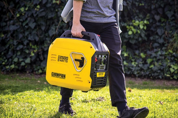 Champion 'The Mighty Atom' 2200W Dual fuel Inverterelverk