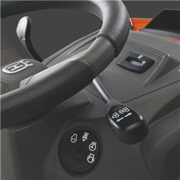 Husqvarna TS 138L Traktor