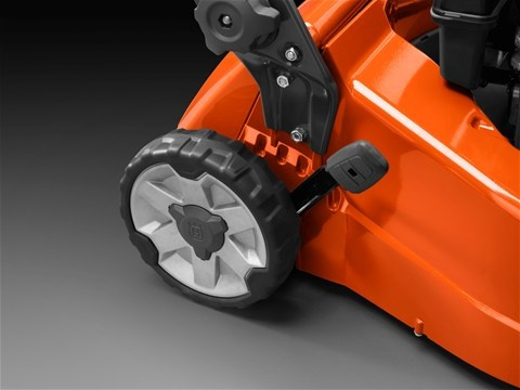 Husqvarna LC 141iV Batterigräsklippare