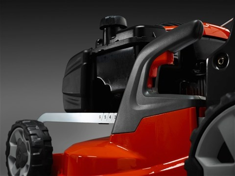 Husqvarna LC 247SP Gräsklippare