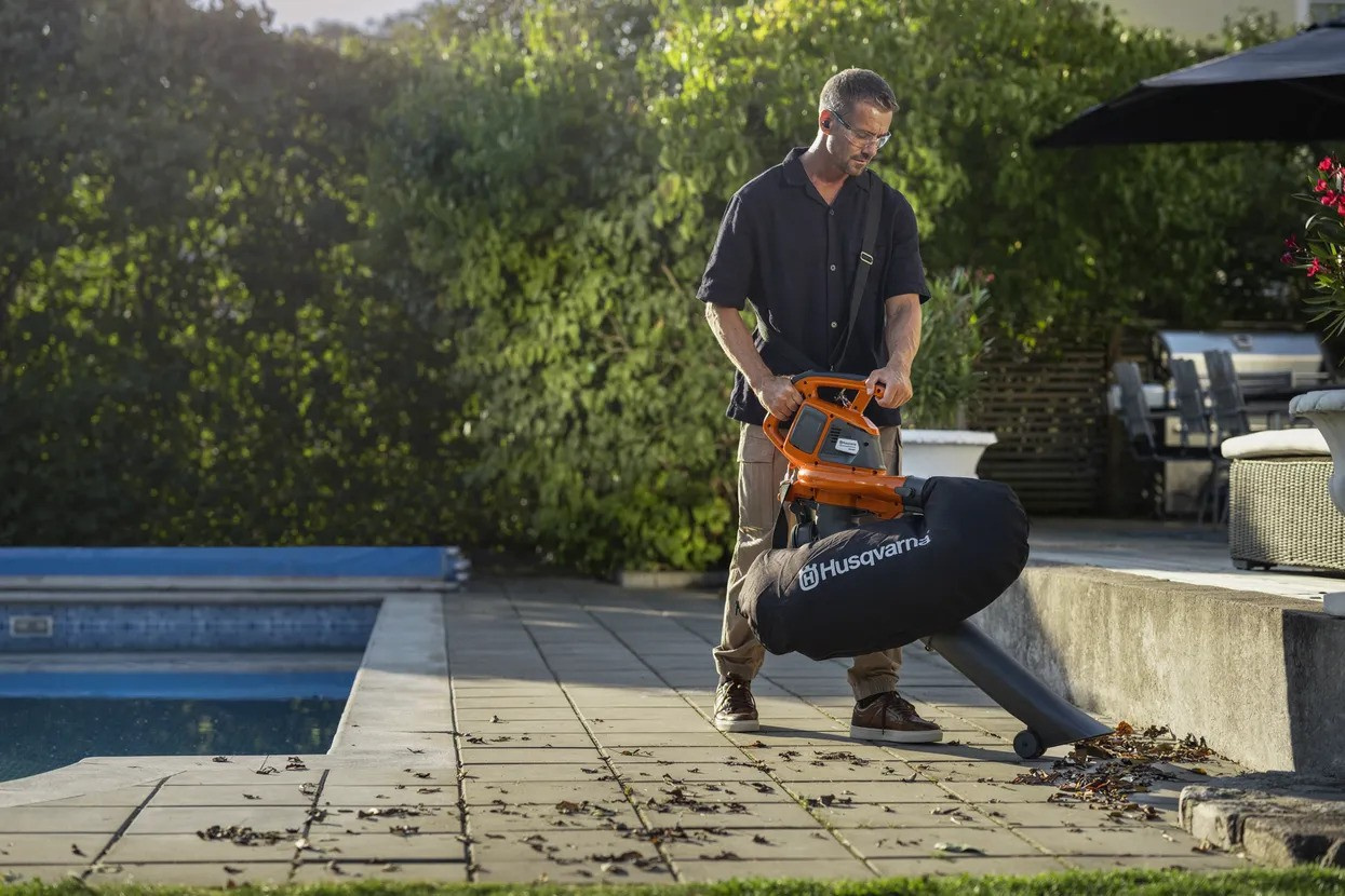 Husqvarna 120iBV batteridriven lövblås / lövsug - exkl. batteri och laddare