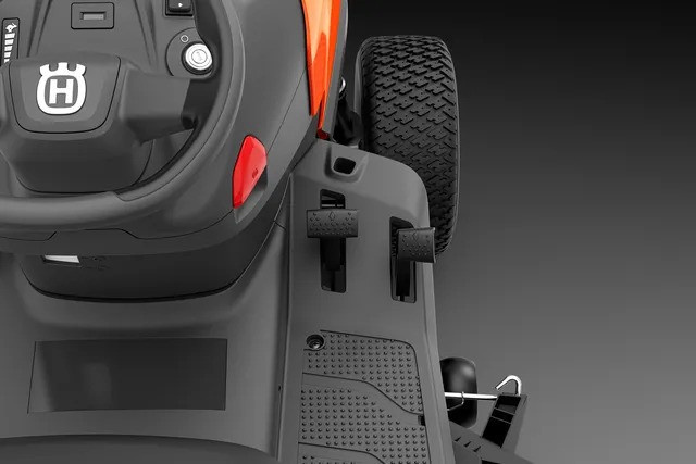 Husqvarna TS 220T Traktor