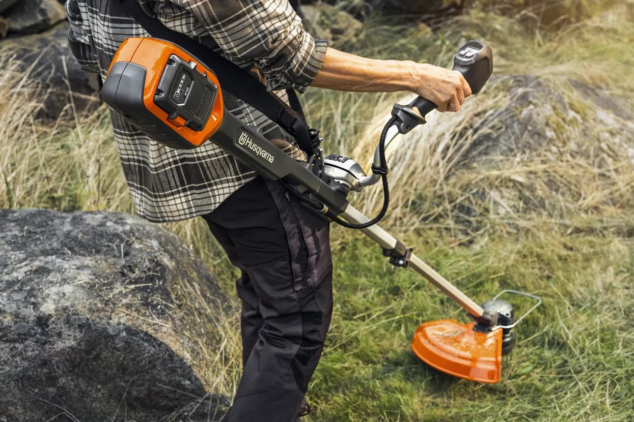 Husqvarna 220iR Batteriröjsåg