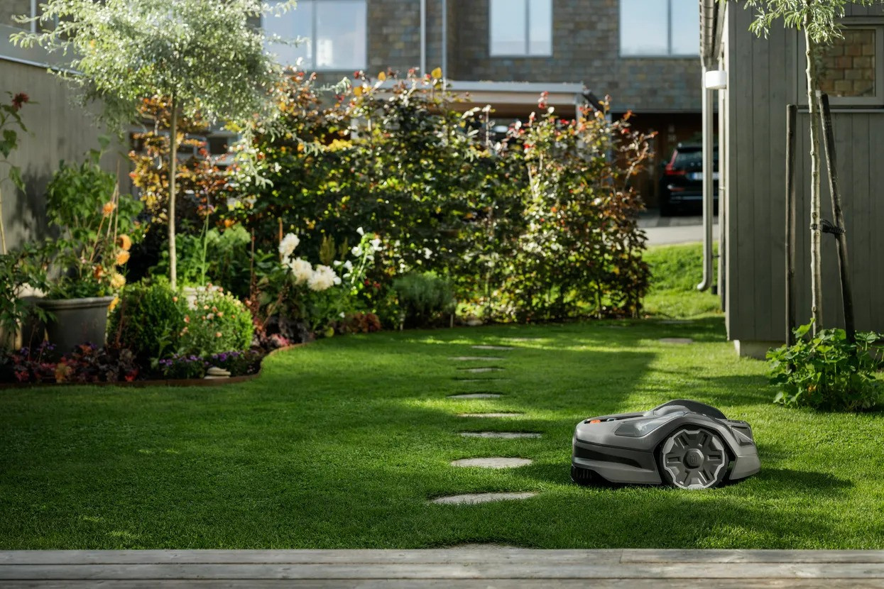 Husqvarna Automower® 305E Nera Robotgräsklippare 