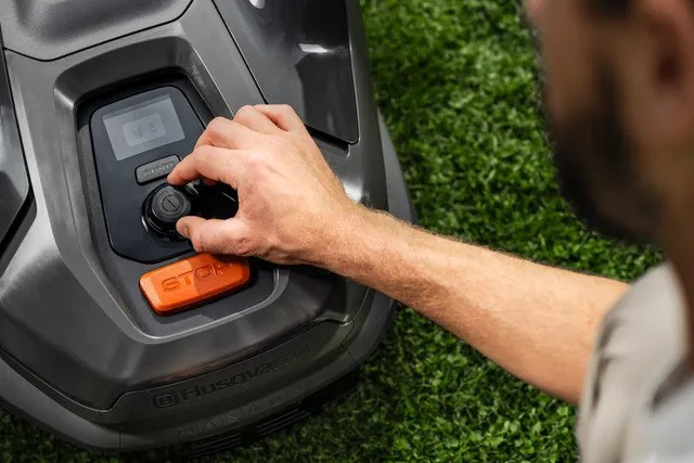 Husqvarna Automower® 320 NERA Robotgräsklippare