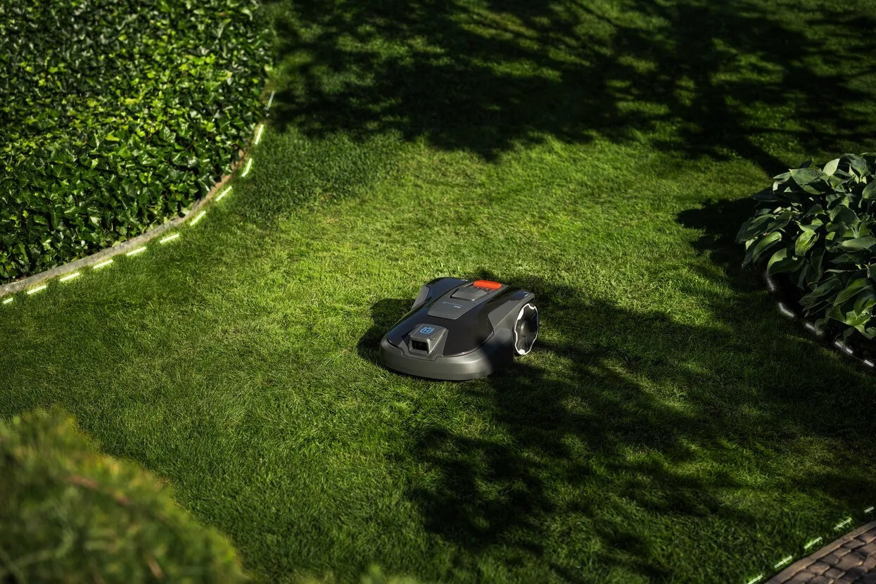 Husqvarna Automower® Aspire™ R6V Robotgräsklippare